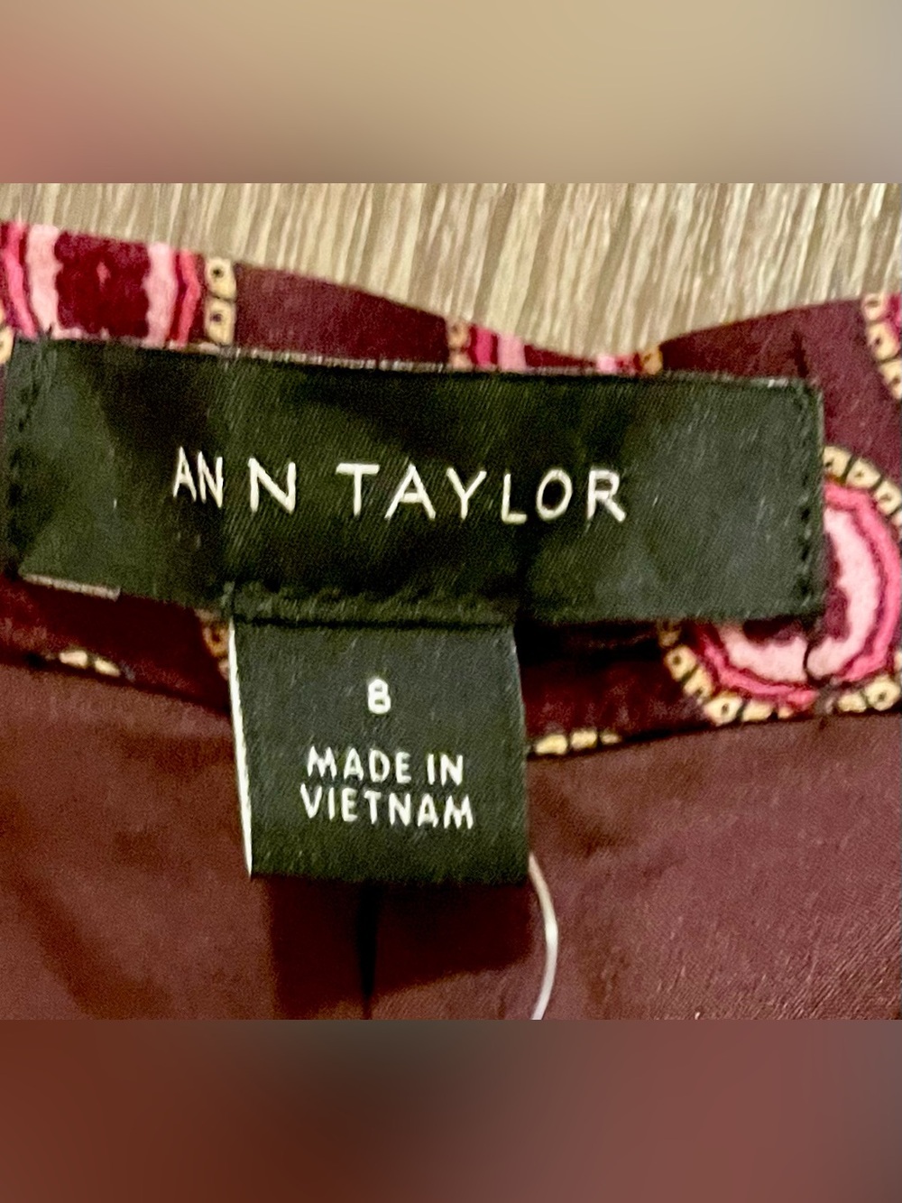 Ann Taylor The Wide-Leg Pant in Satin Geo Print - Poised Plum
SIZE 8 *NWT* - Picture 4 of 16